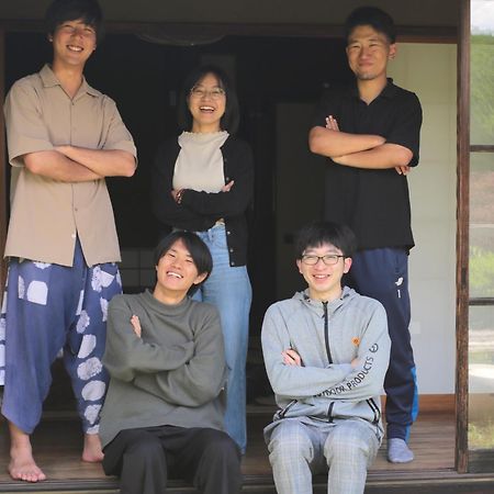 Guest House Yukari Tsuru Екстер'єр фото