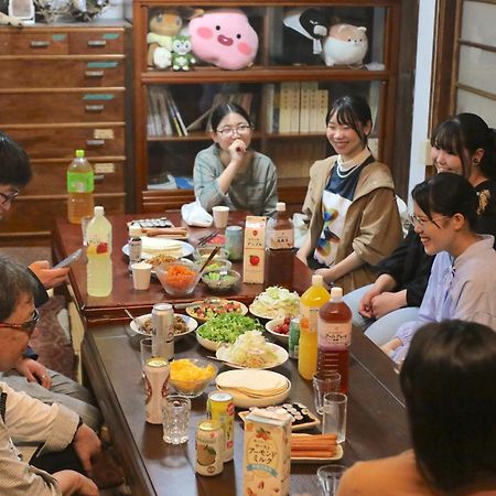 Guest House Yukari Tsuru Екстер'єр фото