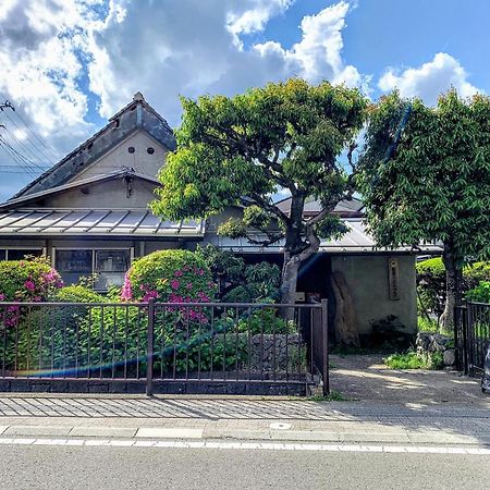 Guest House Yukari Tsuru Екстер'єр фото
