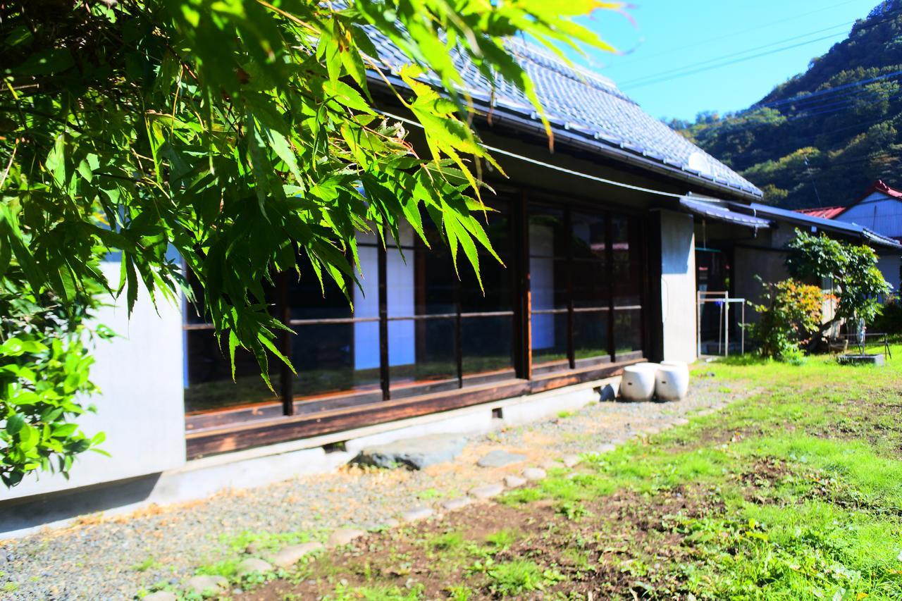 Guest House Yukari Tsuru Екстер'єр фото