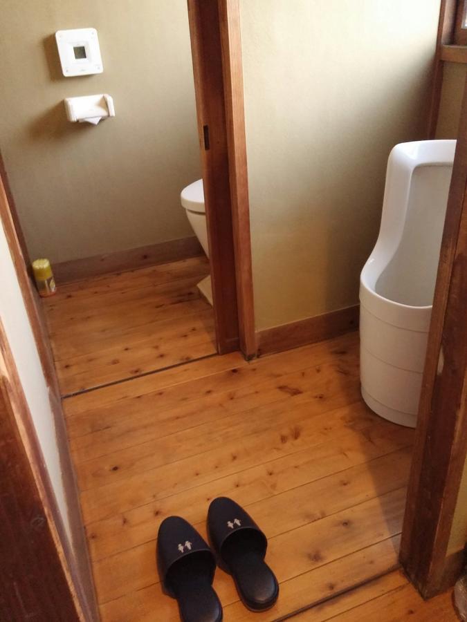 Guest House Yukari Tsuru Екстер'єр фото