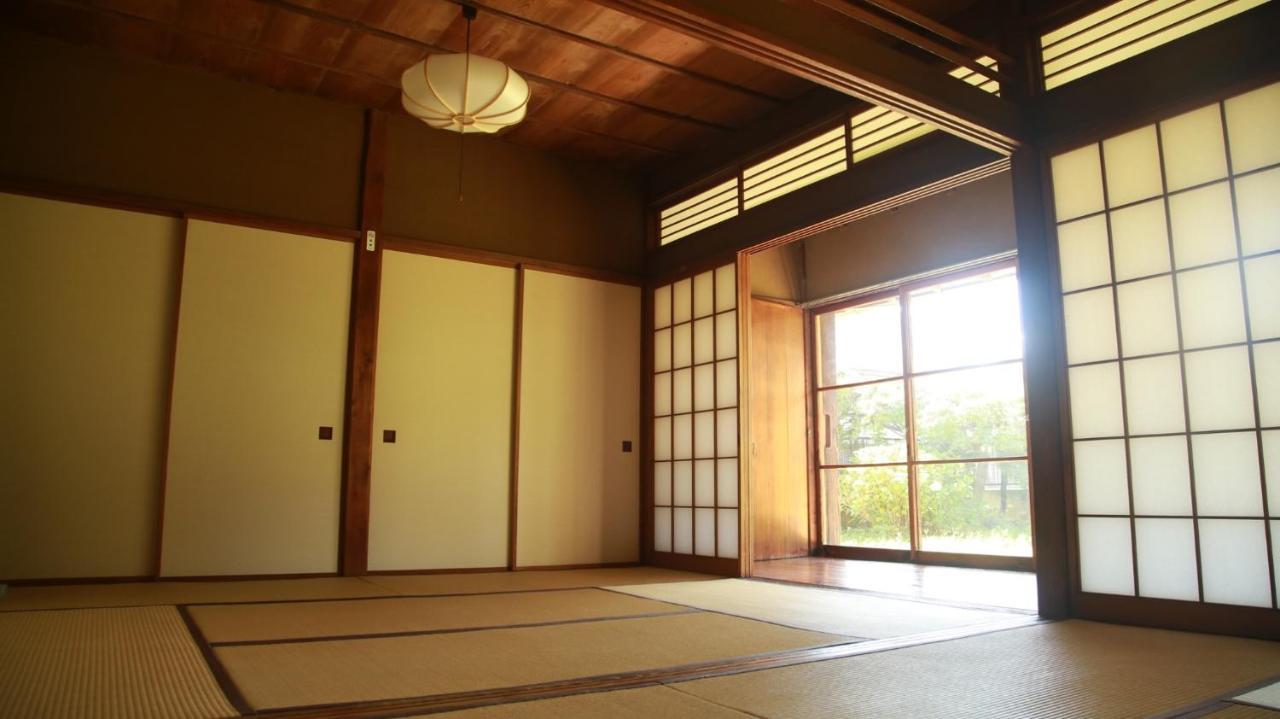 Guest House Yukari Tsuru Екстер'єр фото