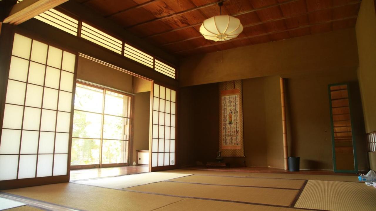 Guest House Yukari Tsuru Екстер'єр фото