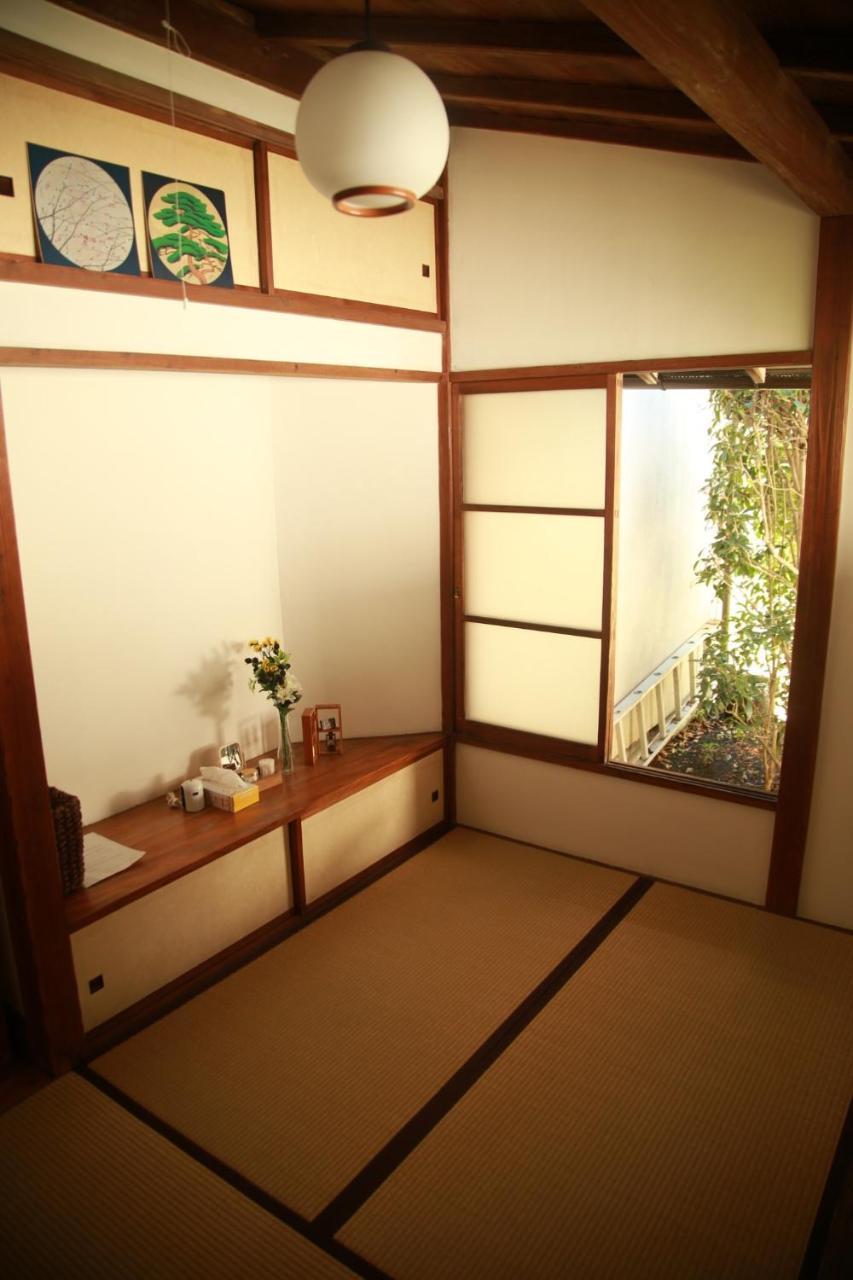 Guest House Yukari Tsuru Екстер'єр фото
